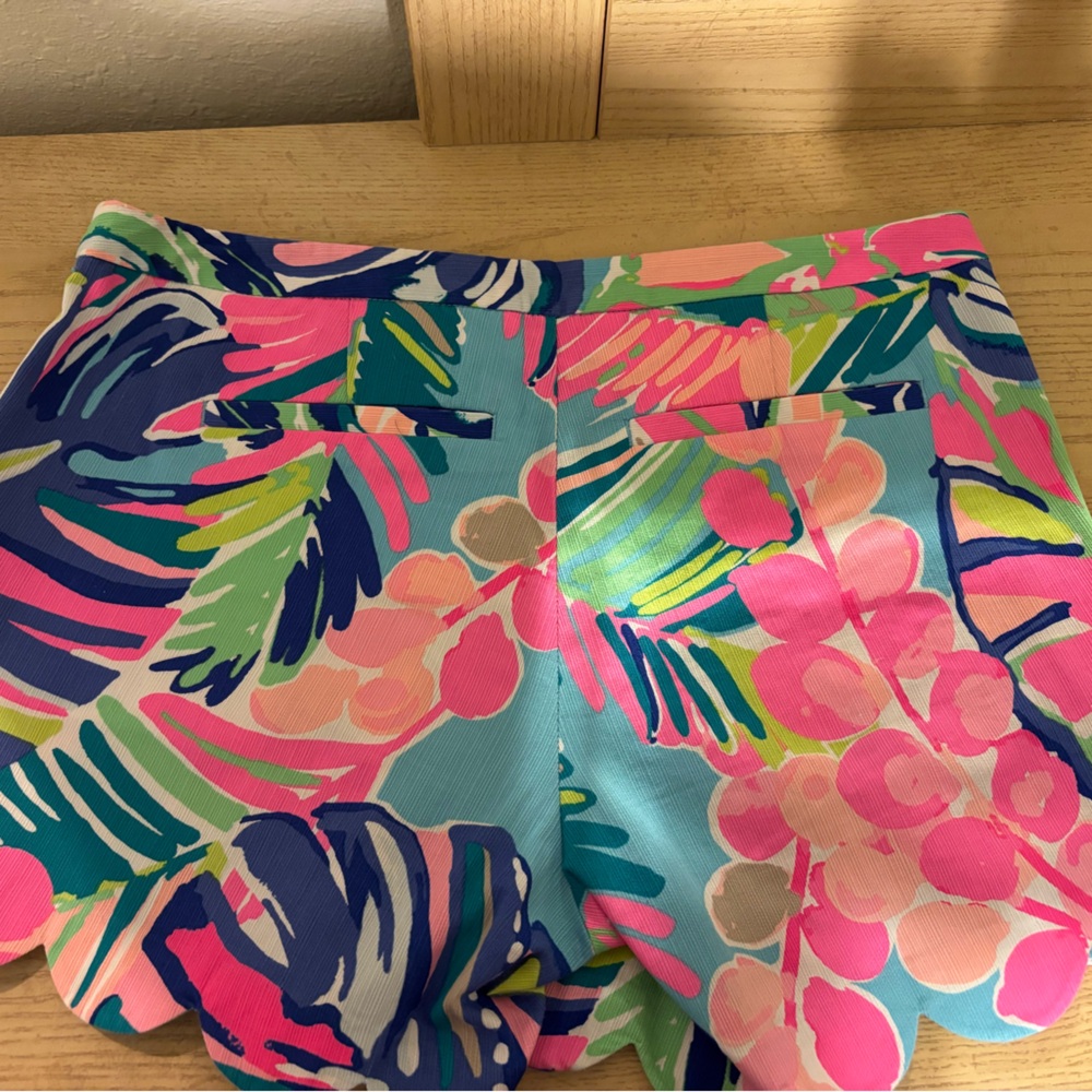 Lilly Pulitzer size 4 like new shorts